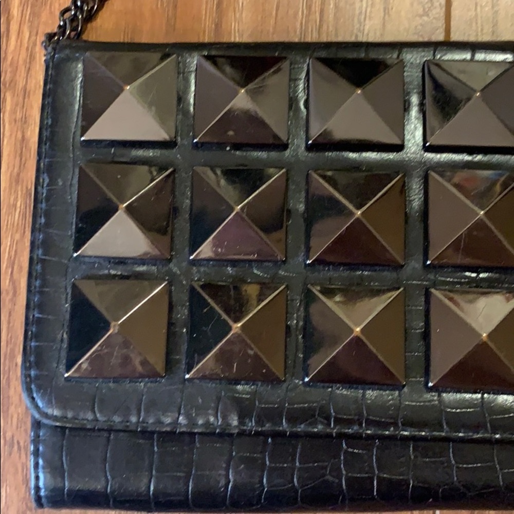 Forever 21 | Black faux croc gunmetal stud purse - Picture 5 of 14